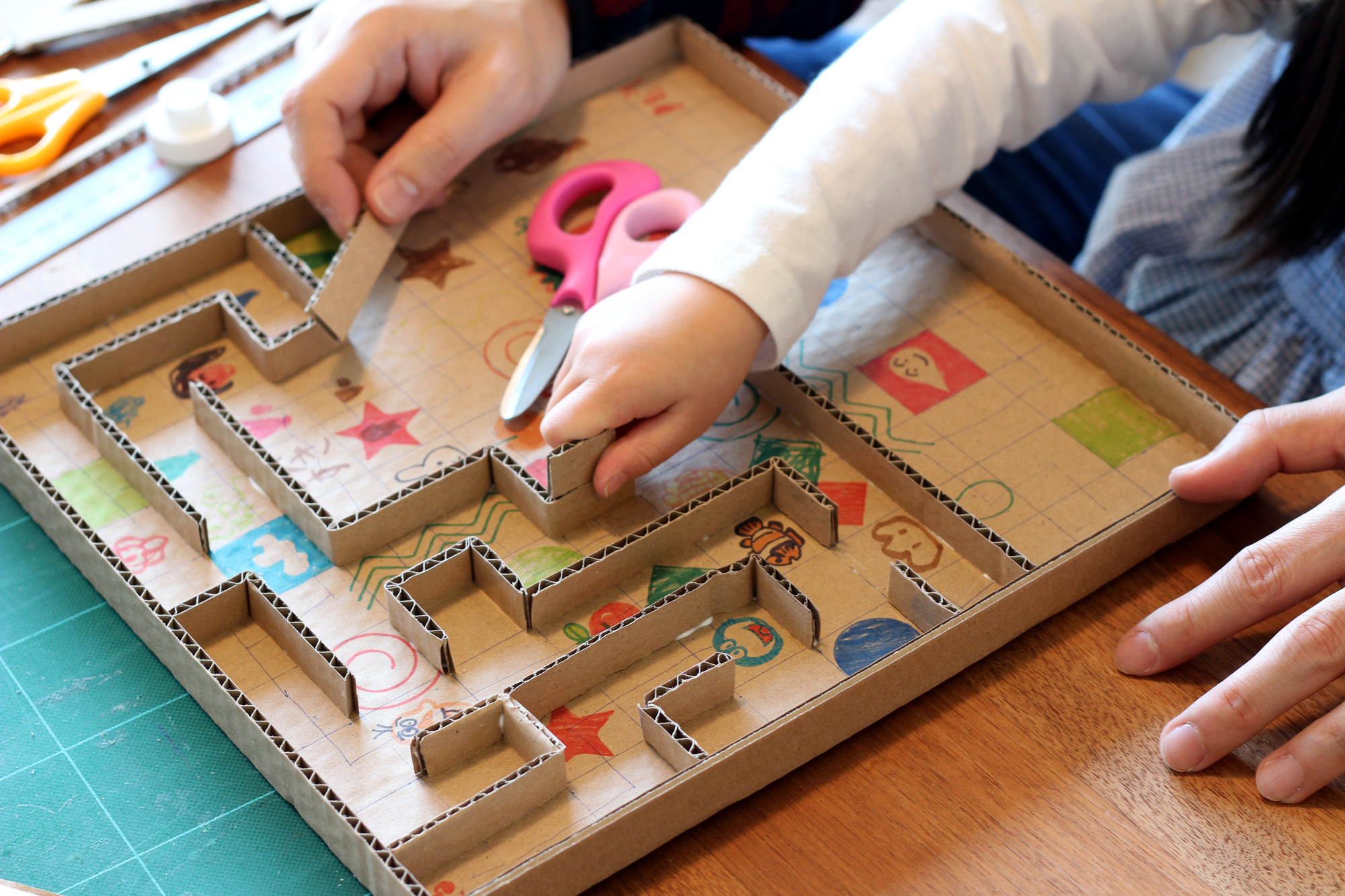 段ボール 工作 小学生